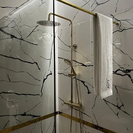 Sky Roof Hotel apartamentowy 4*