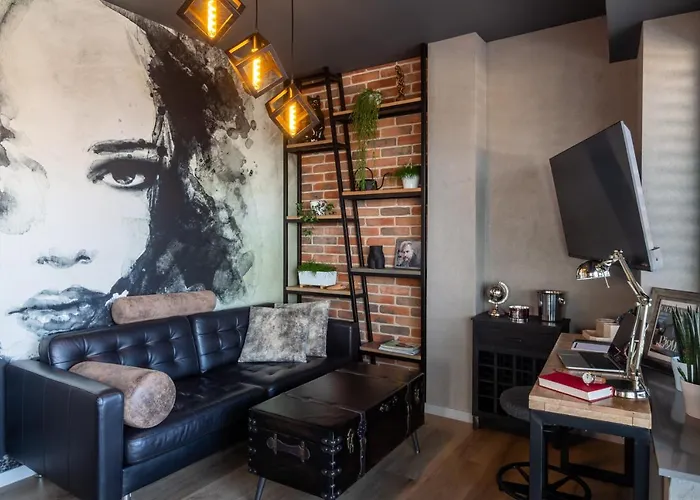 Sky Roof Aparthotel 4*